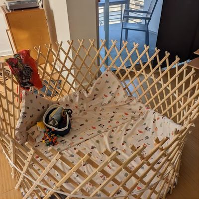 환경 친화적 Montessori 학습을 위해 나무의 큰 아기 놀이장 견고한 접이 및 사용자 정의