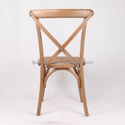 모던 스타일 D50*W42*H89CM 실외 웨딩 리셉션용 라탄 쿠션과 함께 쌓일 수있는 단단한 나무 X 크로스 백 의자