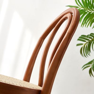 구부러진 나무 프레임 현대 스타일 노르딕 바 스톨 레스토랑용 라탄 의자