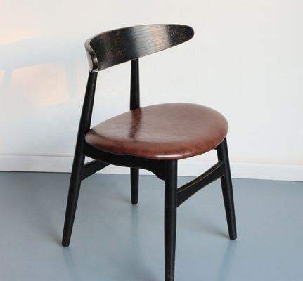 고형 목재 의복 의장 가정용 의장 실용적이고 현대적인 디자인 오스만