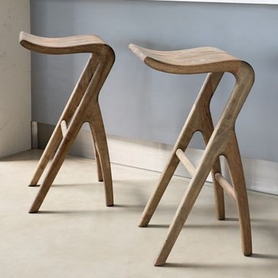 다양한 바 또는 부엌 설정에 적합한 대나무로 만든 맞춤 높은 바 의자