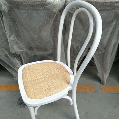 100KG 무게 제한과 함께 쌓일 수 있는 목재 의자 현대 가구 레스토랑 천연 쌓인 라탄 식탁 의자