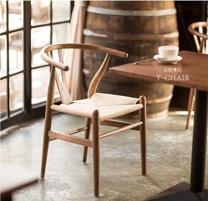 손으로 만든 단단한 해변 나무 로프 엮은 쿠션 식사 Y 의자 NO 접힌 OEM 서비스