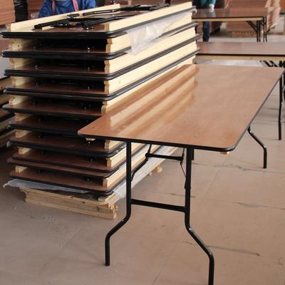 옥외 직사각형 단단한 나무 잔치 결혼식 호텔 접이식 테이블 결혼식 및 호텔을위한 현대적인 디자인