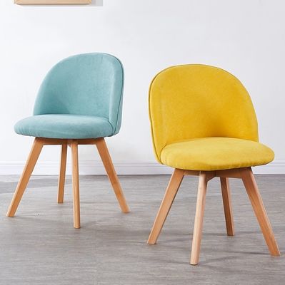 현대 노르딕 스타일의 목재 다리 및 포장 된 좌석으로 된 식탁 의자