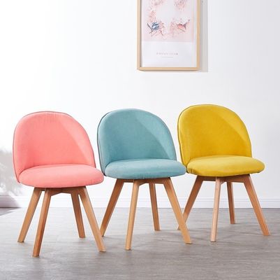 현대 노르딕 스타일의 목재 다리 및 포장 된 좌석으로 된 식탁 의자