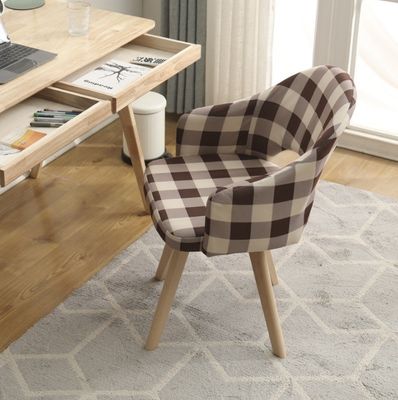 모던 스타일 노르딕 식실 의자 다채로운 나무 의자 등반 및 팔받침