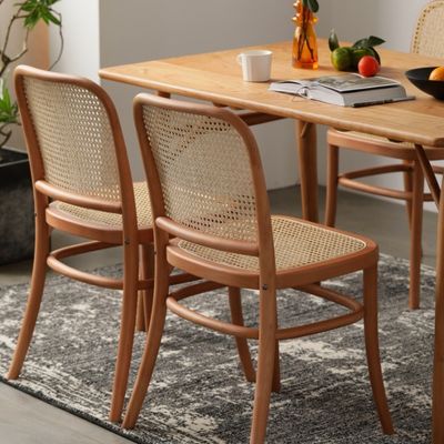 간단한 디자인 고형 목재 식탁 라탄 의자 레스토랑 및 식탁