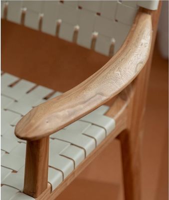 호텔 노르딕 디자인 단단한 석재 목재 말 사다리 가죽 엮은 좌석 현대 카페와 레스토랑을위한 쌓일 수 있는 식사 의자