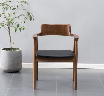 식탁과 거실용 고전 북유럽 스타일의 단단한 목재 포장 식탁 의자