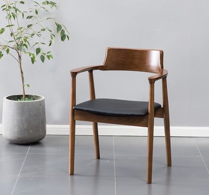 식탁과 거실용 고전 북유럽 스타일의 단단한 목재 포장 식탁 의자