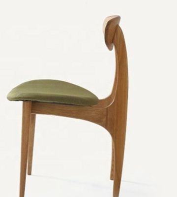 녹색 나무 오크 식탁 의자 로 식탁 에 우아 한 터치 를 더 하십시오