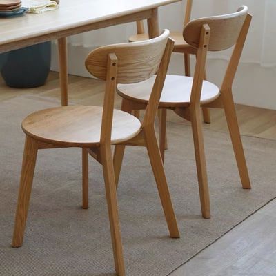 소규모 가족 레스토랑에서 노르딕 간단한 디자인을 위한 단단한 나무 식탁 의자 W44*D49*H80CM 오크 나무