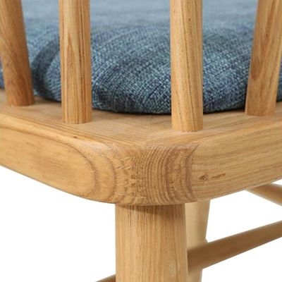 현대 디자인 식실 가구 등반 팔받침 스타일리시한 디자인으로 목재 식탁 의자