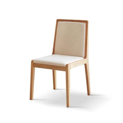 노르딕 고형 목재 식탁 의자 내구성 있고 세련된 디자인