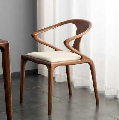 노르딕 단단한 목조 침실 식탁 의자 팔받침 현대 디자인 라크 마무리