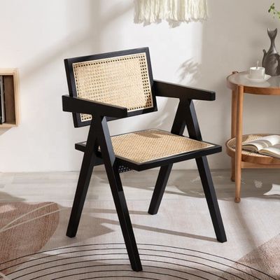 자연 색상 현대 고형 나무 라탄 식탁 팔 의자 현대 디자인