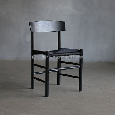 고형 목재 낮은 둥근 뒷 식탁 의자 현대적이고 전통적인 디자인 개념의 라탄 의자