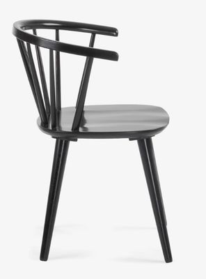 현대적인 목재 단단한 목재 식탁 윈저 의자 W35 * D37 * H77CM 식탁 공간을 최적화하기 위해