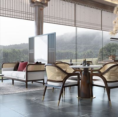 견고한 아쉬우드 프레임 식탁 의자 견고함과 스타일을 완벽하게 결합