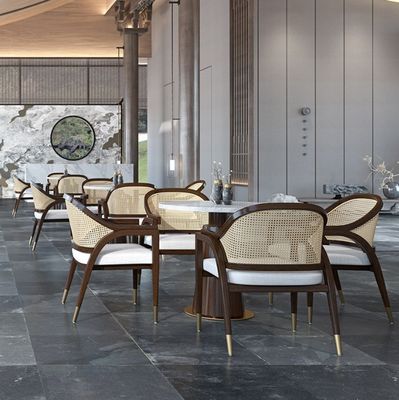 견고한 아쉬우드 프레임 식탁 의자 견고함과 스타일을 완벽하게 결합