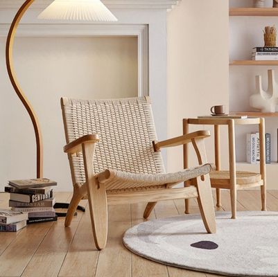 현대 스타일 주방 가구 직물 코드 좌석과 나무 팔과 함께 단단한 목재 식탁 의자 자연 / 너트 / 검은색