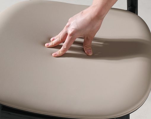 견고하고 다재다능한 단단한 목재 PU 가죽 천연 플라스틱 라탄 샘플