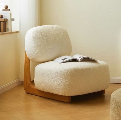 노르딕 디자인으로 호텔을 업그레이드하세요 현대적인 단단한 목재 의자 양털 식사실 목재 의자