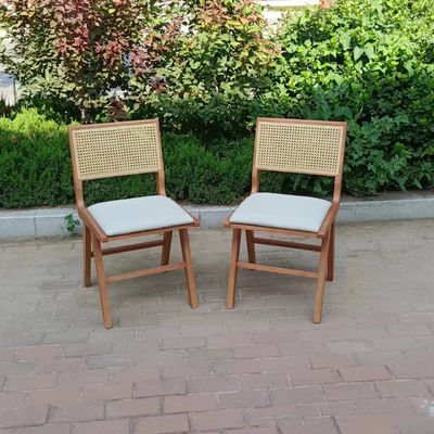 카페와 레스토랑의 식탁 의자 2023 고형 목재 PU 가죽 노르딕 스타일 현대 디자인