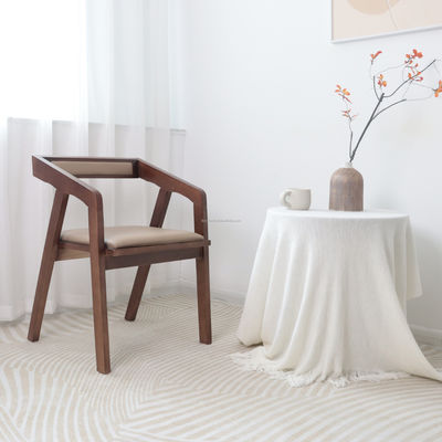 NO 접힌 현대 식실 목재 의자 천연 색상 레스토랑을위한 단단한 목재 의자