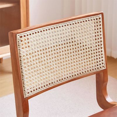 호텔 레스토랑 노르딕 나무 식탁 의자 로탄 의자 및 니트로 라크 가공