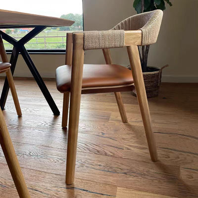 오피스 빌딩 낡은 목재 디자인으로 짜인 코드 및 라크 된 마무리