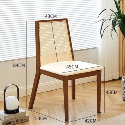 NC/PU 페인트 피니쉬 현대 노르딕 디자인 및 솔리드 목재 스타일을위한 목재 포장 식탁 의자