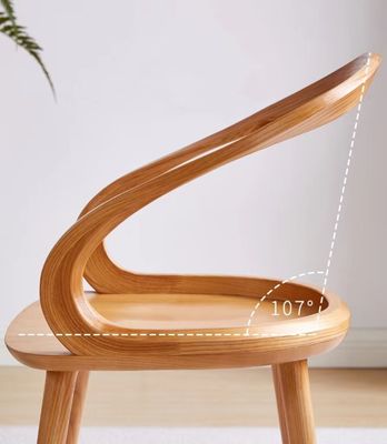 레스토랑 가구 세리세 페니쉬와 노르딕 디자인으로 현대적인 단단한 목재 식탁 의자