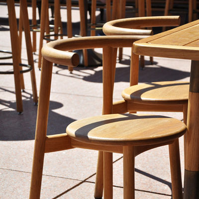 홈 가구 북유럽 거실 고형 목재 식탁 의자 등반 및 니트로 라크 가공