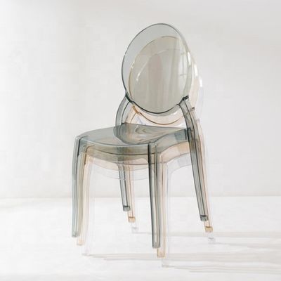 호텔 카페 거실에서 쌓을 수 있는 투명한 PC 재료로 만들어진 현대적인 쌓일 수 있는 식탁 의자