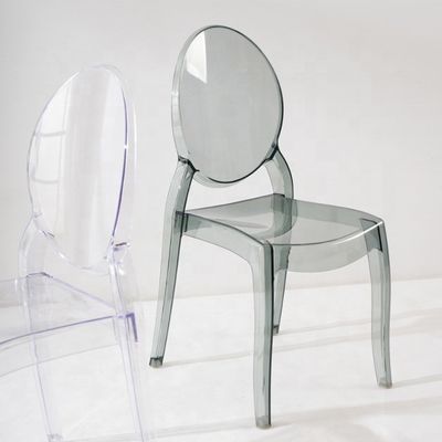 호텔 카페 거실에서 쌓을 수 있는 투명한 PC 재료로 만들어진 현대적인 쌓일 수 있는 식탁 의자
