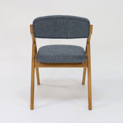 접이식 디자인과 천 덮개와 함께 맞춤형 빈티지 스타일의 목재 식탁 의자