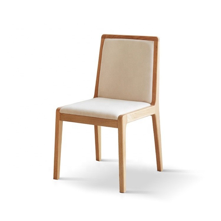 노르딕 고형 목재 식탁 의자 내구성 있고 세련된 디자인